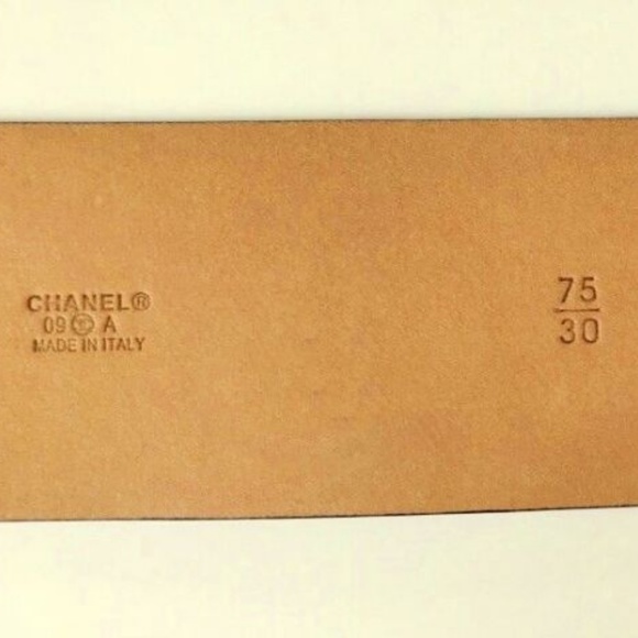 Chanel large leather black CC Logo Turn-lock Belt - Picture 5 of 8